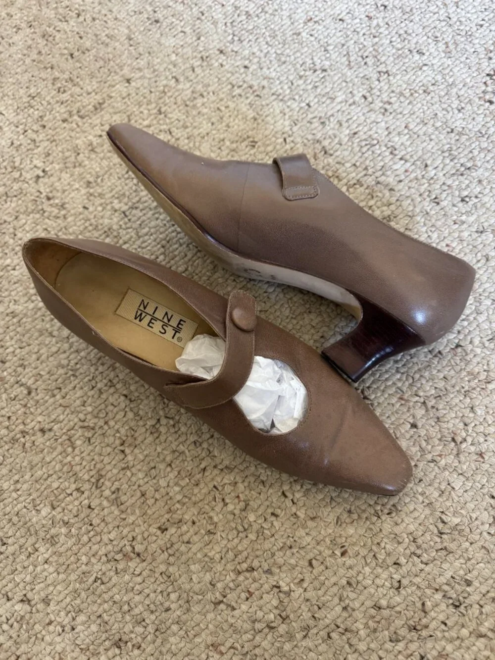 Nine West Taupe Leather Mary Jane pumps Sz 9.5